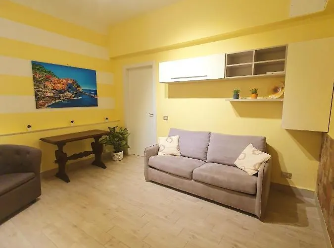 Tecla House * La Spezia