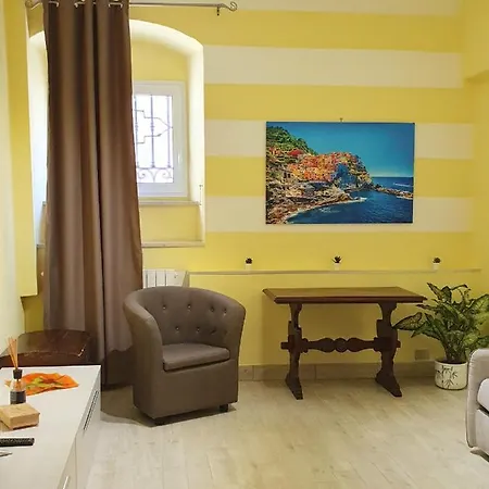 Tecla House Apartment